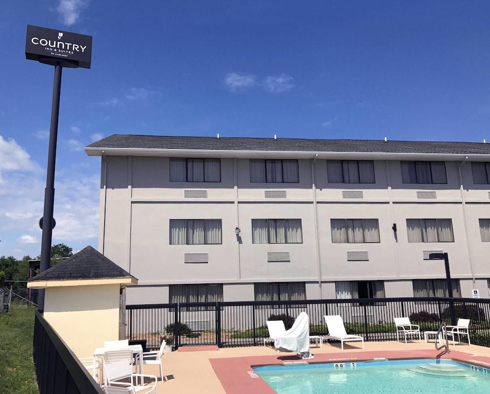 Country & By Radisson, Abingdon, Va