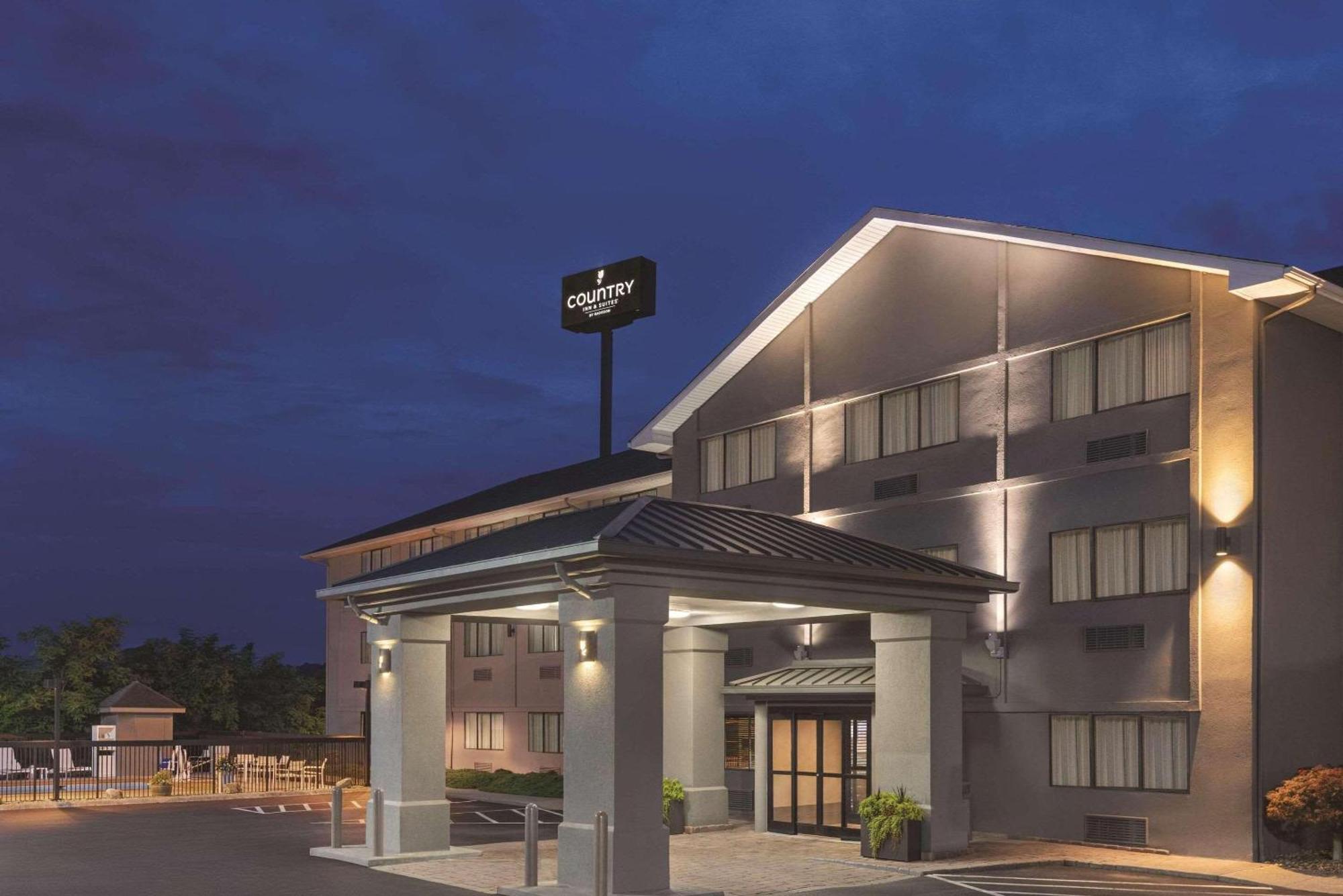 Hotel Country & By Radisson, Abingdon, Va