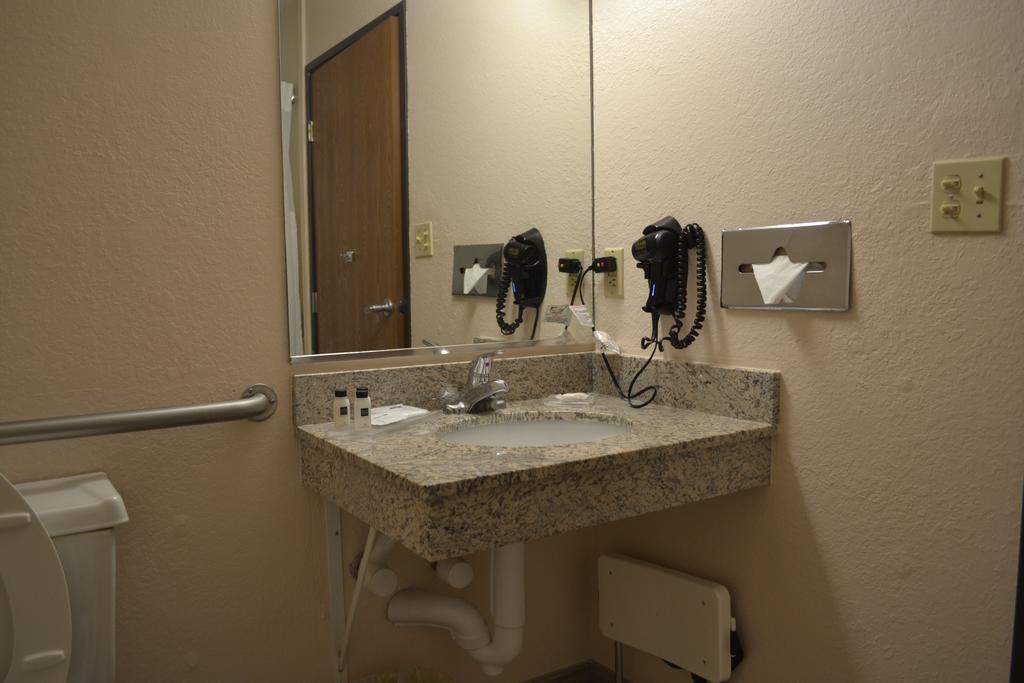 Country & By Radisson, Abingdon, Va Hotel